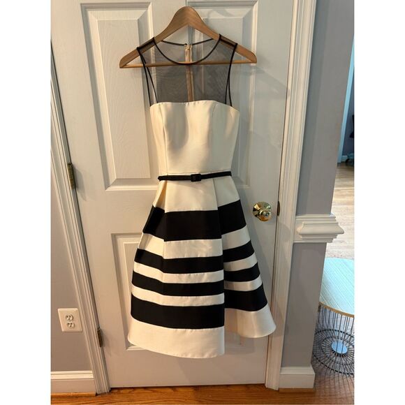 Mac Duggal Black & White Color Block Net Top Back Button Formal Party Dress sz 2 - Picture 3 of 9